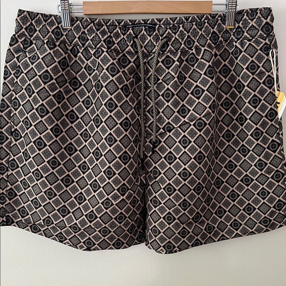 Forever 21 Other - Forever 21 Men’s 2XL Swim Trunks – Black & Tan Geometric Print, Classic Fit